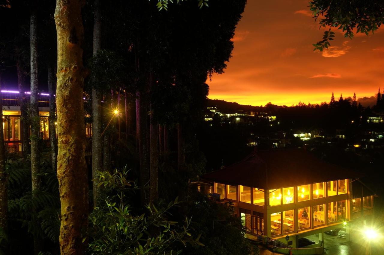 The Grand Hill Resort-Hotel Puncak Esterno foto