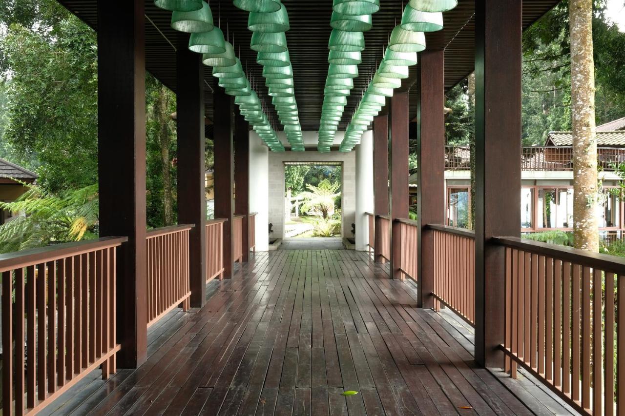 The Grand Hill Resort-Hotel Puncak Esterno foto