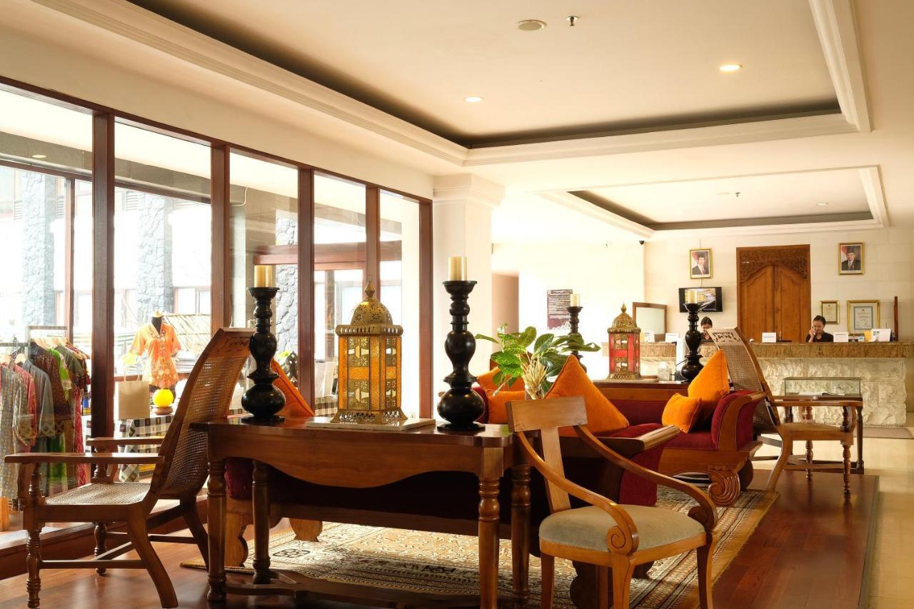 The Grand Hill Resort-Hotel Puncak Esterno foto