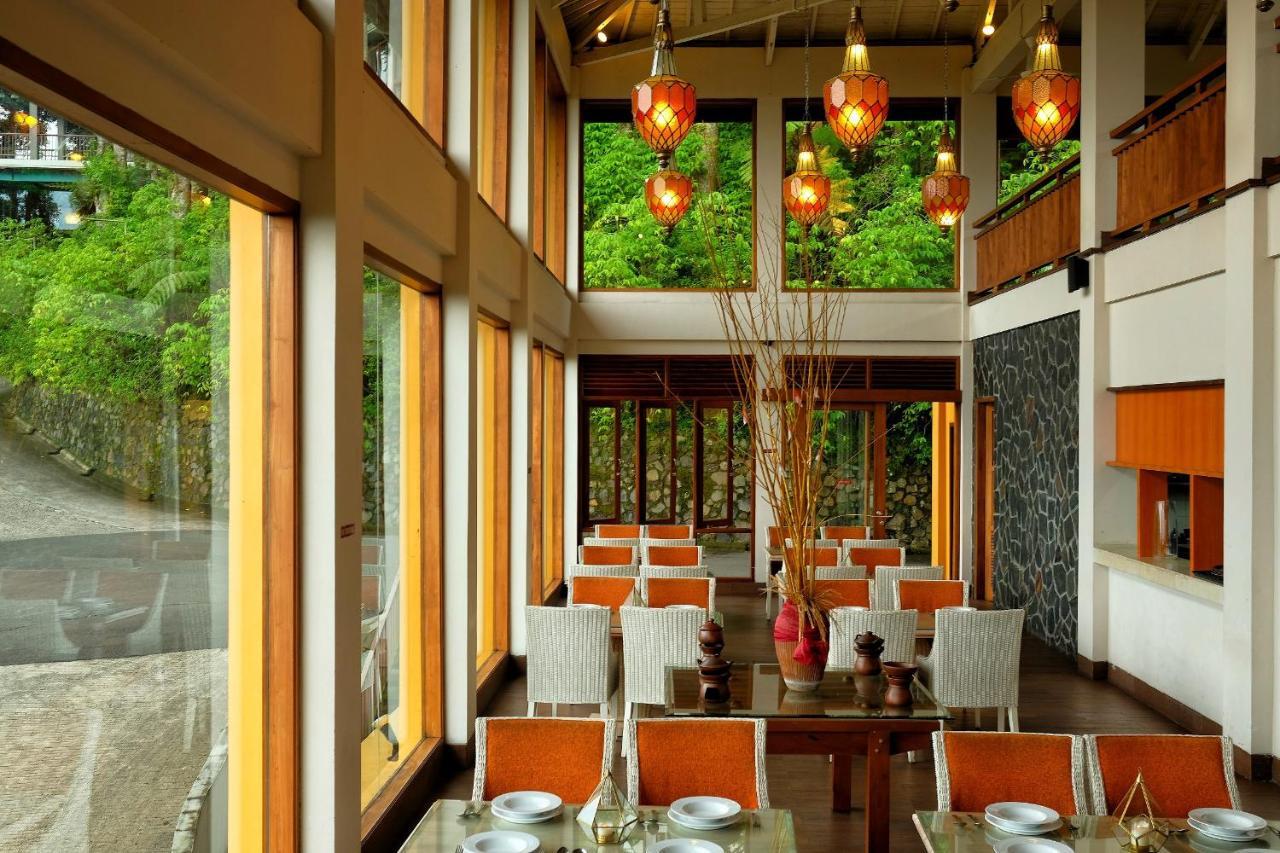 The Grand Hill Resort-Hotel Puncak Esterno foto