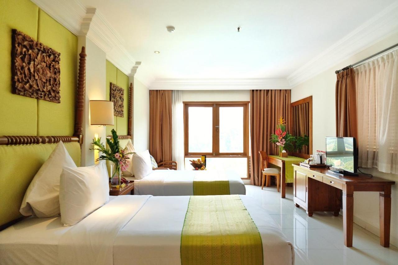 The Grand Hill Resort-Hotel Puncak Esterno foto