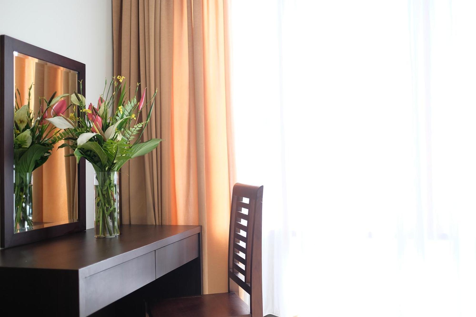 The Grand Hill Resort-Hotel Puncak Esterno foto