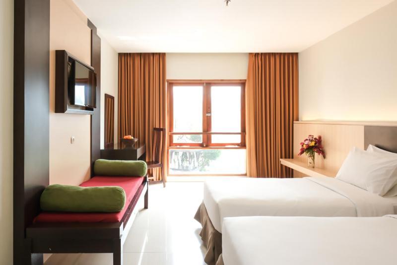 The Grand Hill Resort-Hotel Puncak Esterno foto